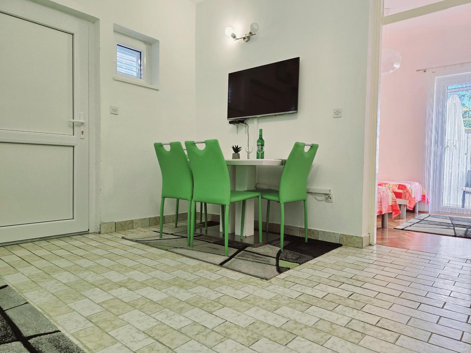 Apartments Jelic Tisno Exterior photo